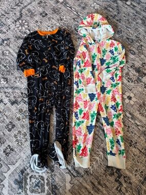Girls Fleece Sleepers, 2-pack | Halloween Casper Footed, Christmas Footless Hood